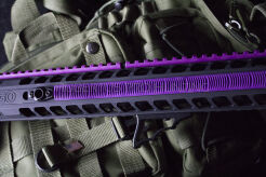 Osłona KeyMod ERGO Grips 4330-PUR purpurowa, 7 slotów